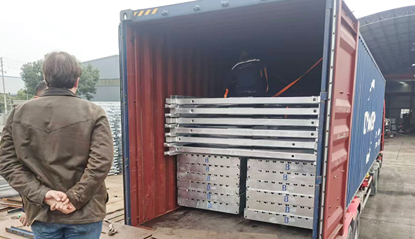Müşteri Ziyareti ve Konteyner Yükleme – Şili